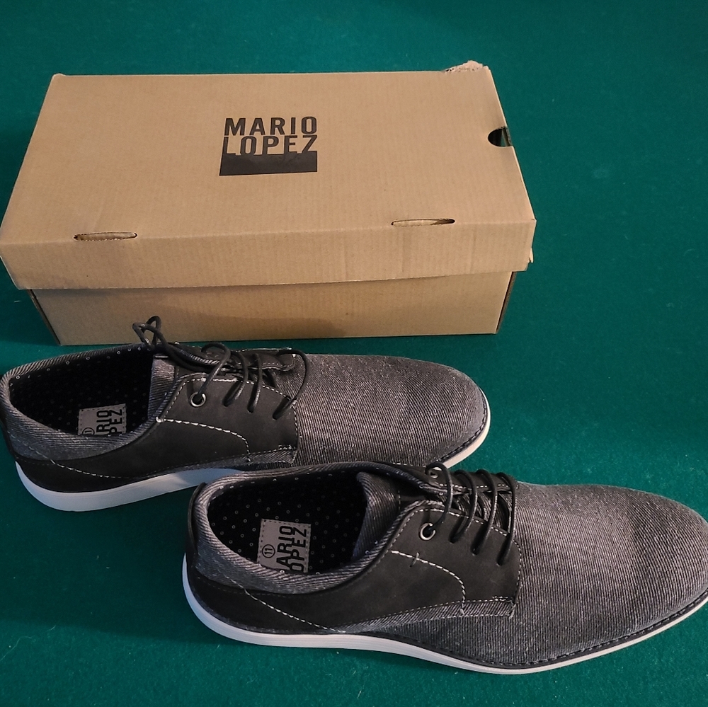 Mario Lopez size 11